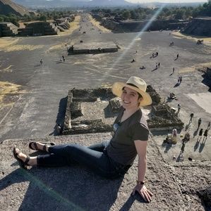 Meet your Posher, Layla